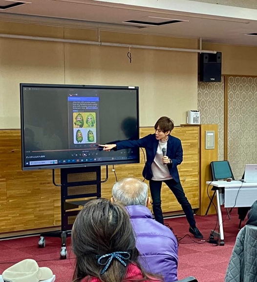 セミナーでGPTsを紹介するハッシーさん